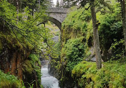 domaine-golf-bigorre-hotel-restaurant-cauterets___pont_d_espagne_by_le_walldryx_sauvage_dd3d2sh-fullview-768x1024 AQUENSIS centre thermoludique situé à Bagnères de Bigorre